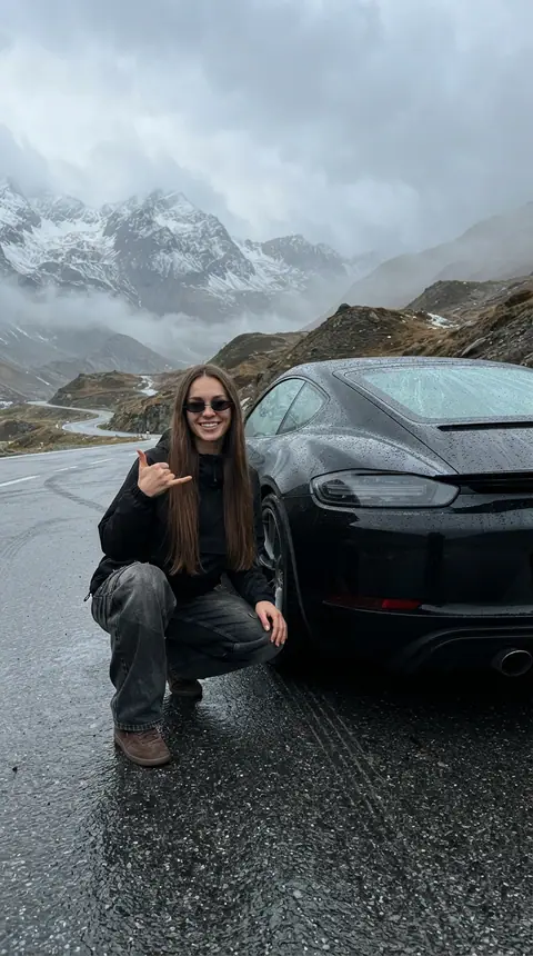 Фото с Porsche в горном тумане