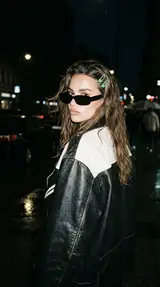 Ночное фото в мотокуртке
