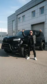 Фото с тюнингованным Land Cruiser