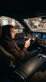 Уютный кадр в салоне авто зимой